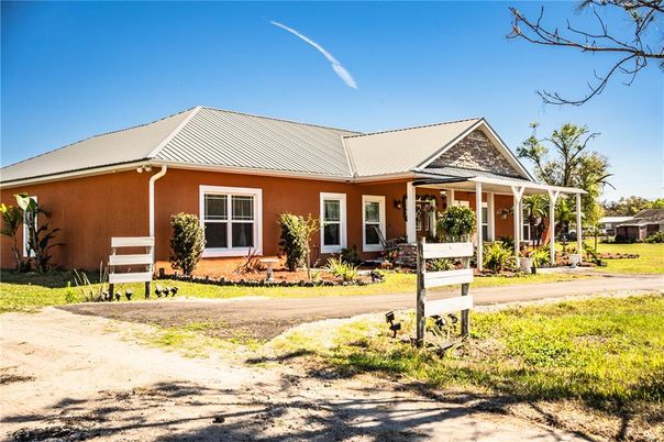 Backyard, Exterior, Facade, Ranch
