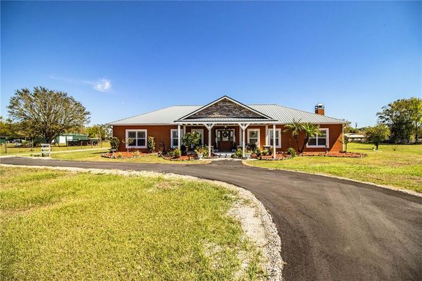 Backyard, Exterior, Facade, Log Home