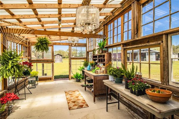 Interior, Pendant Lights, Sun Room, Wooden Beams