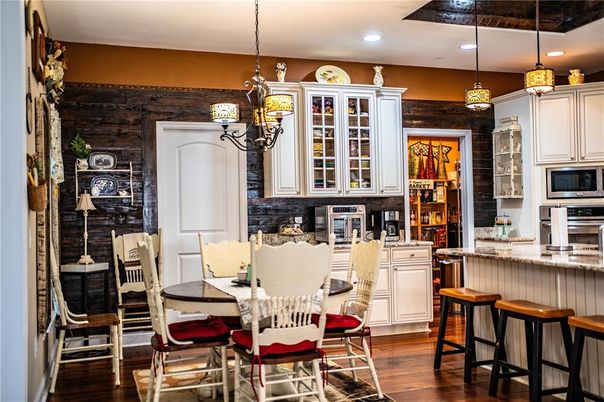 Dining room, Interior, Kitchen, Pendant Lights, Recessed Lighting, Wood Texture Flooring