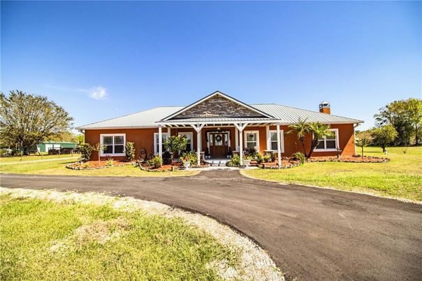 Backyard, Exterior, Facade, Ranch