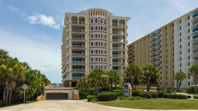 Exterior, Facade, Condo Building