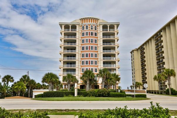 Exterior, Facade, Condo Building