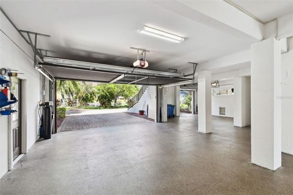 Garage, Interior
