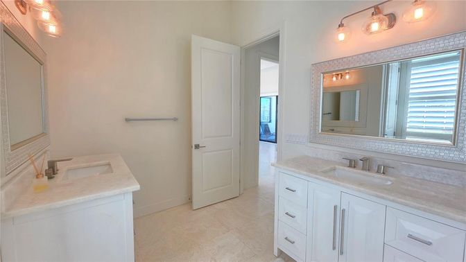 Bathroom, Dual Sink Vanities, Interior