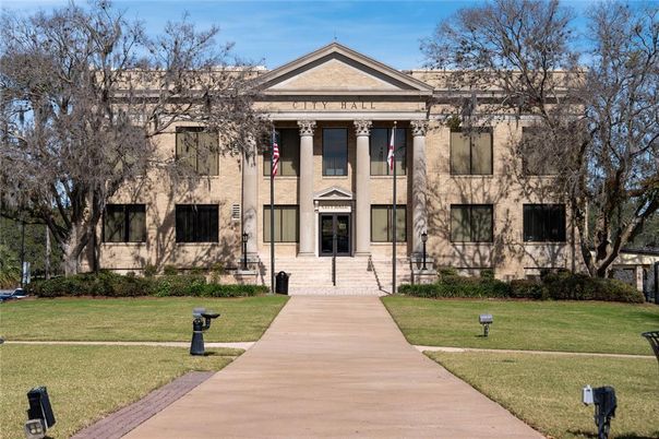 Exterior, Facade, French Provincial