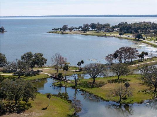 Exterior, Lake