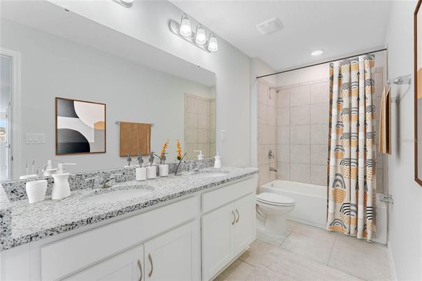 Bathroom, Dual Sink Vanities, Interior, Recessed Lighting