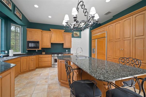 Chandelier, Dining room, Interior, Kitchen, Recessed Lighting, Stainless Steel Appliances