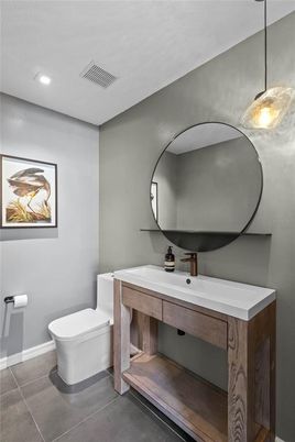 Bathroom, Interior, Recessed Lighting
