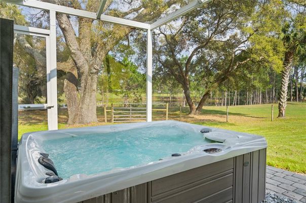 Exterior, Hot Tub, Interior, Sun Room