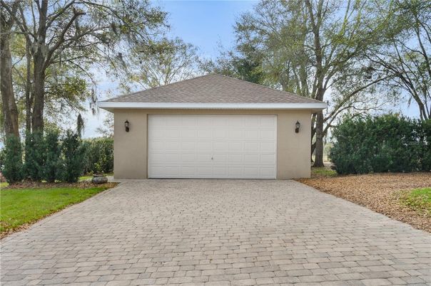 Detached Garage, Exterior