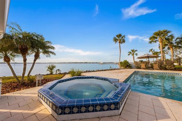 Exterior, Lake, Pool, Water