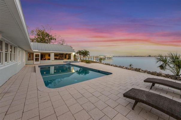 Exterior, Pool, Water