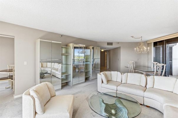 Chandelier, Dining room, Interior, Living room