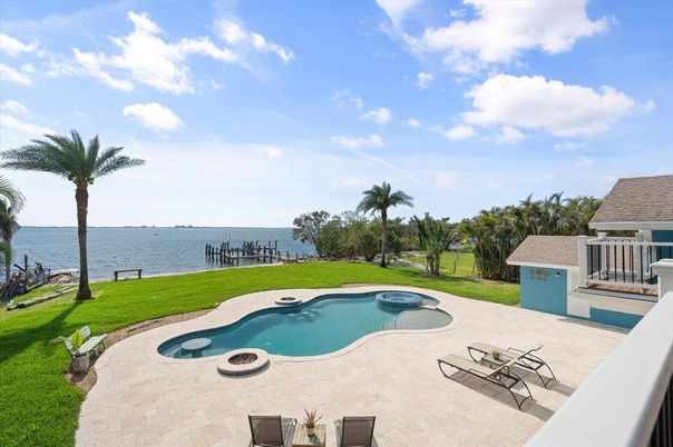 Exterior, Pool, Water