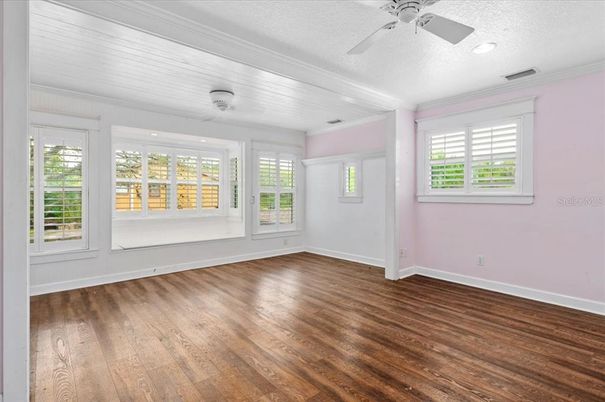 Empty room, Interior, Recessed Lighting, Wood Texture Flooring