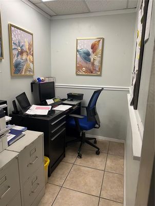 Home Office, Interior