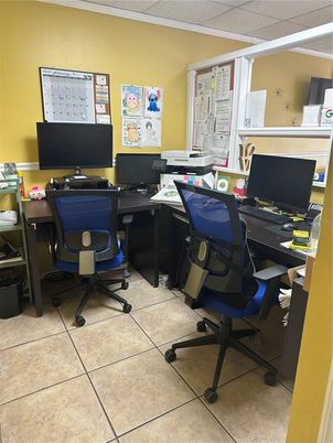Home Office, Interior