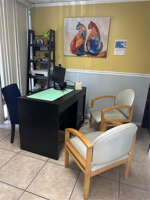 Home Office, Interior