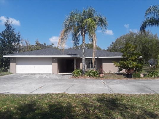 Attached, Exterior, Facade, Ranch