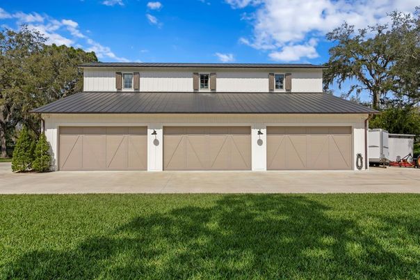 Attached, Exterior, Facade, Ranch