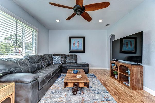 Interior, Living room, Recessed Lighting, Wood Texture Flooring