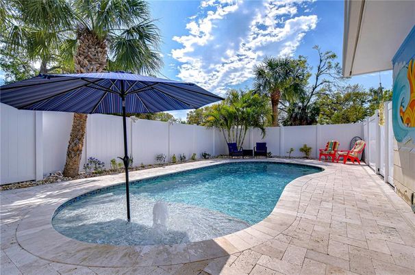 Exterior, Pool