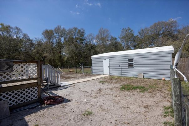 Backyard, Exterior