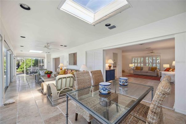 Dining room, Interior, Living room, Recessed Lighting
