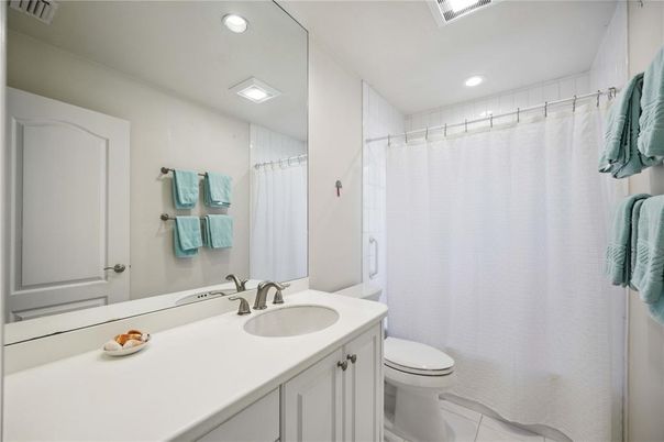 Bathroom, Interior, Recessed Lighting
