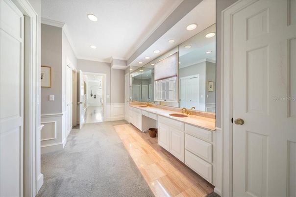 Bathroom, Dual Sink Vanities, Interior, Recessed Lighting