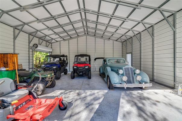 Garage, Interior