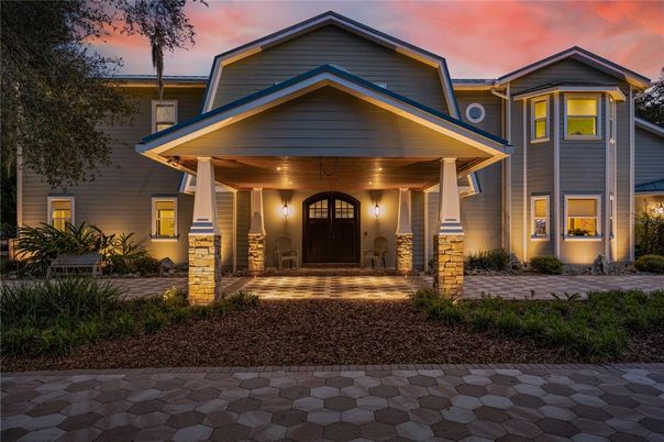 Exterior, Facade, American Craftsman