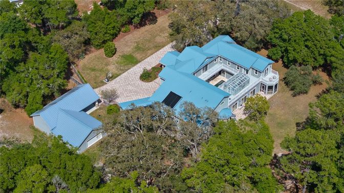 Exterior, Drone