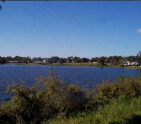 Exterior, Lake