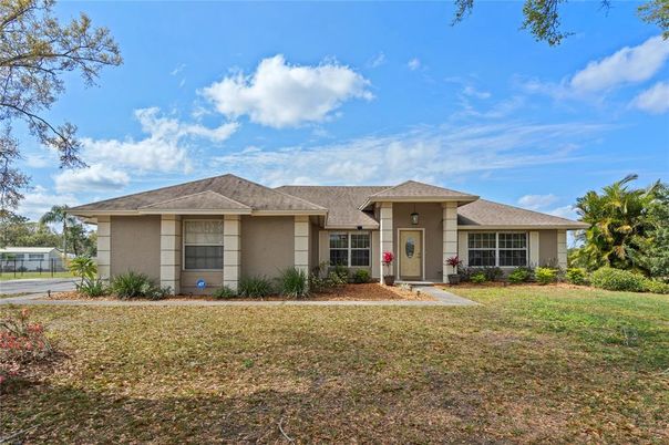 Backyard, Exterior, Facade, Ranch