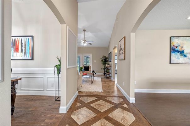 Interior, Recessed Lighting, Wood Texture Flooring