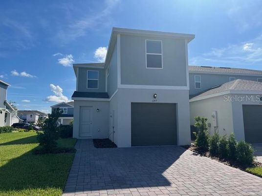 Attached, Exterior, Facade, Modern