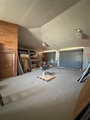 Garage, Interior