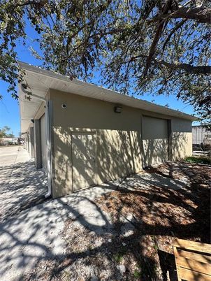 Detached Garage, Exterior