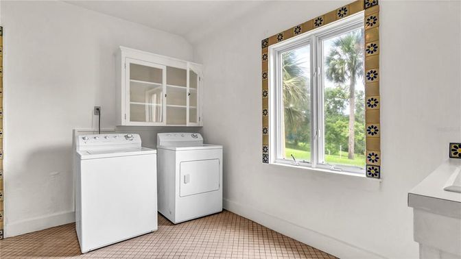 Interior, Washer