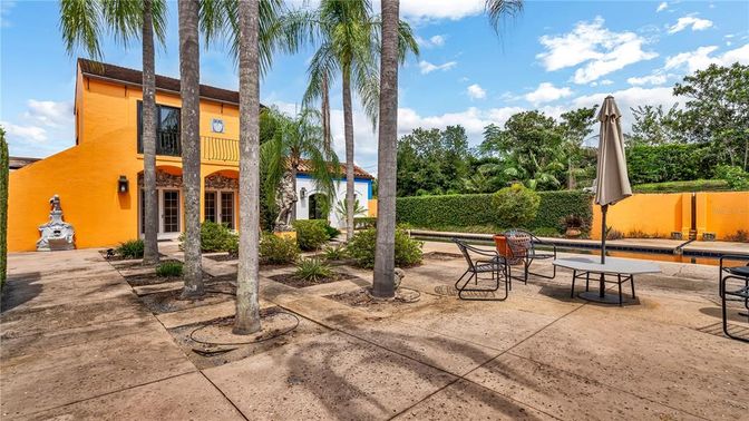 Backyard, Exterior