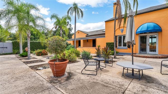 Backyard, Exterior