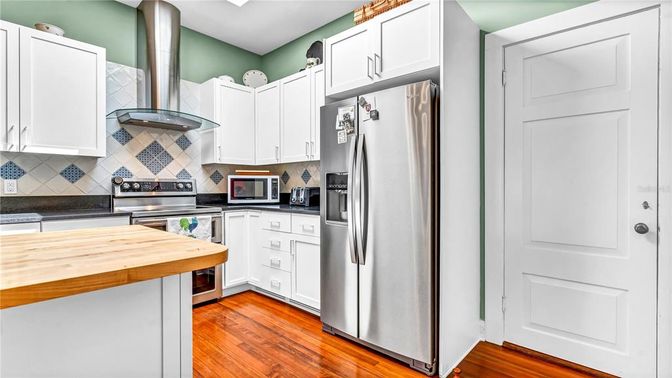 Interior, Kitchen, Stainless Steel Appliances, Wood Texture Flooring