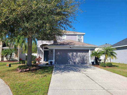 Attached, Exterior, Facade, Ranch