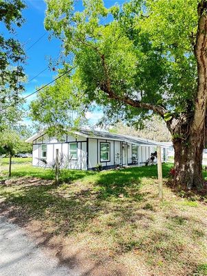 Backyard, Exterior, Facade, Ranch