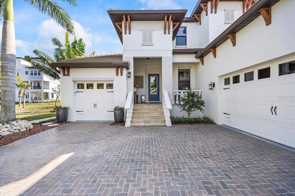 Attached, Exterior, Facade, Spanish Mediterranean