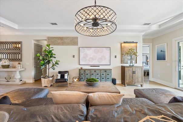 Chandelier, Dining room, Interior, Living room, Pendant Lights
