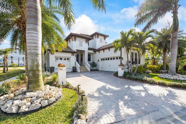 Attached, Exterior, Facade, Spanish Mediterranean